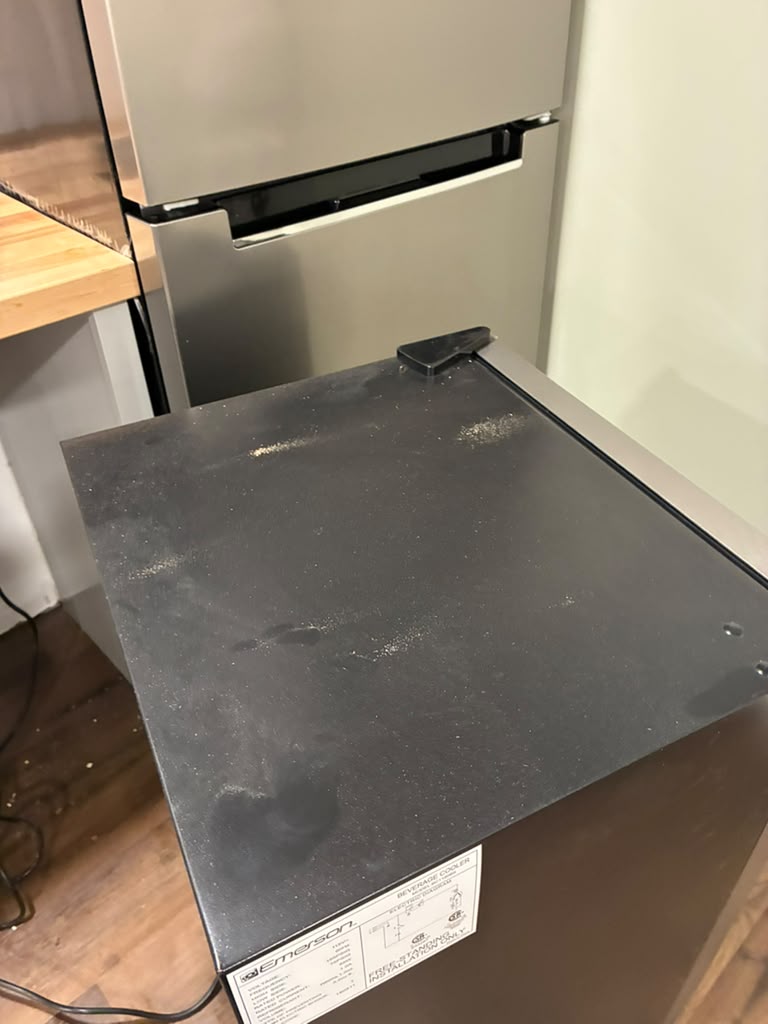 Stainless panels polished, streak free