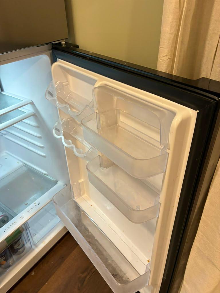 Fridge door seals and trays deep cleaned